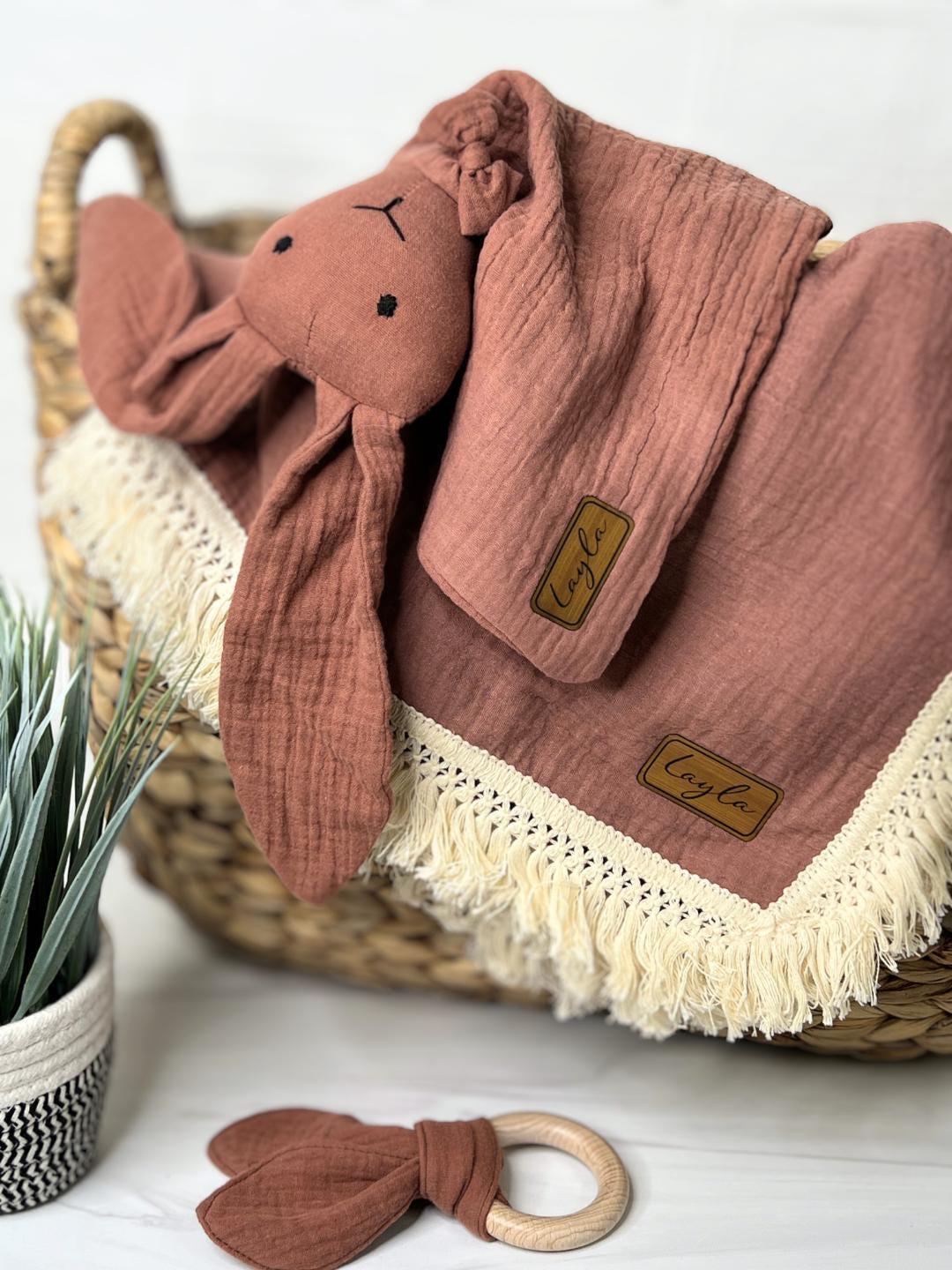 Holiday Gifting with Purpose: How to Stand Out in a Season of Sameness