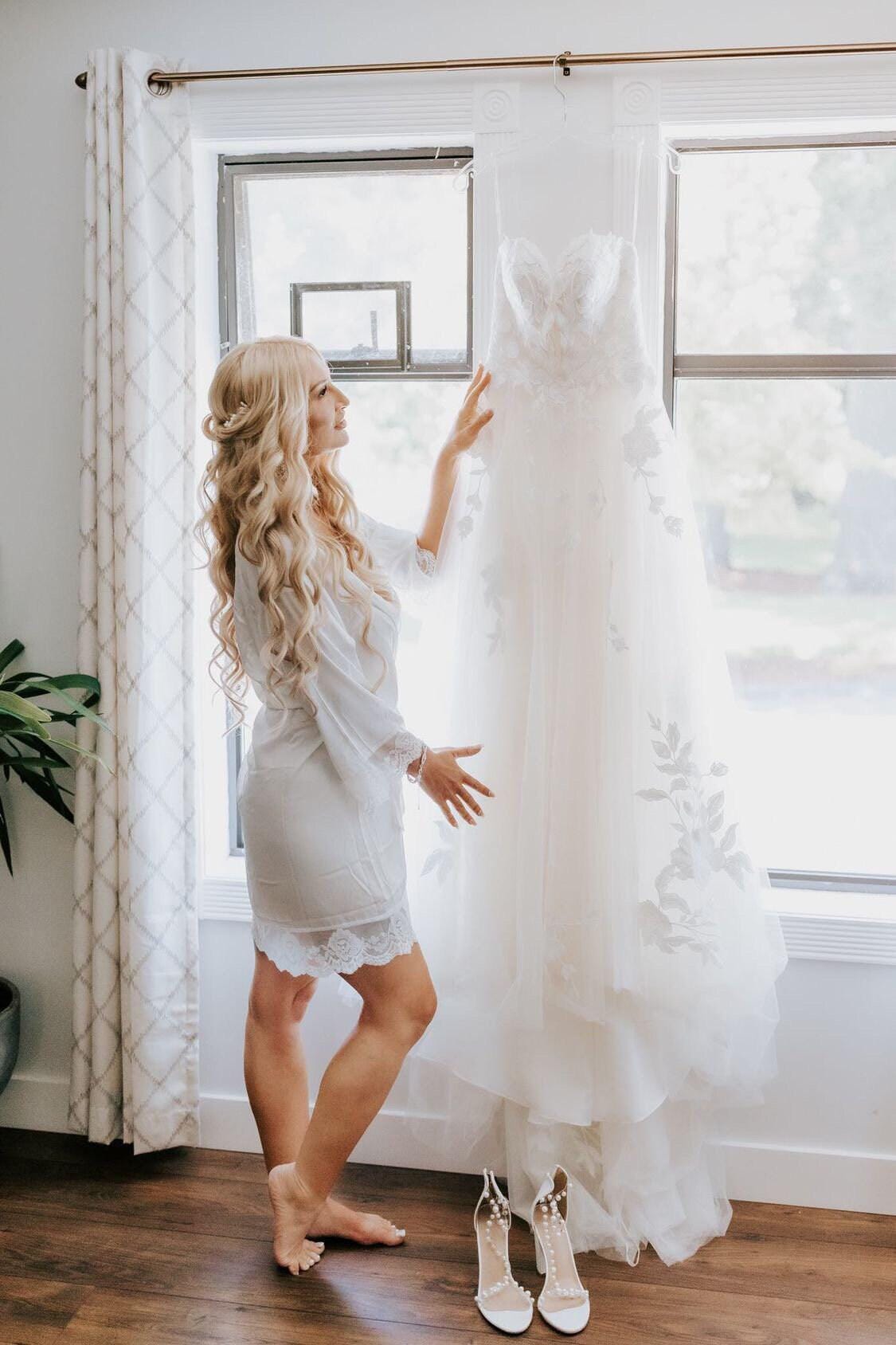 Bridesmaid Robes, Personalized Bride Robe, Bridal Party Robes, Satin & Lace Getting Ready Robe, Maid of Honor Gift, Bridal Shower Gift