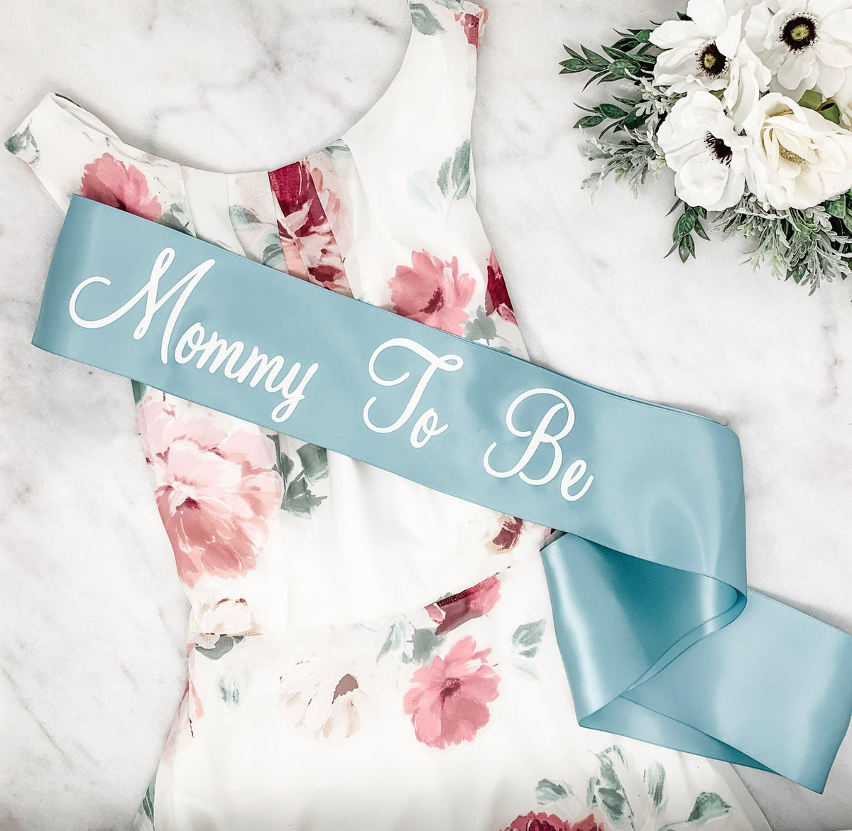 satin mommy to be sash, satin sash, baby shower, it&