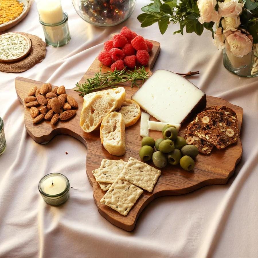 Kitchen Wall Art Texas Shaped Board Natural Wood Construction Custom Engraved Surface Large Food Presentation Display Natural Finish Serving Platter Perfect Host Gift Wedding Present Beautiful State Design Entertaining Collection